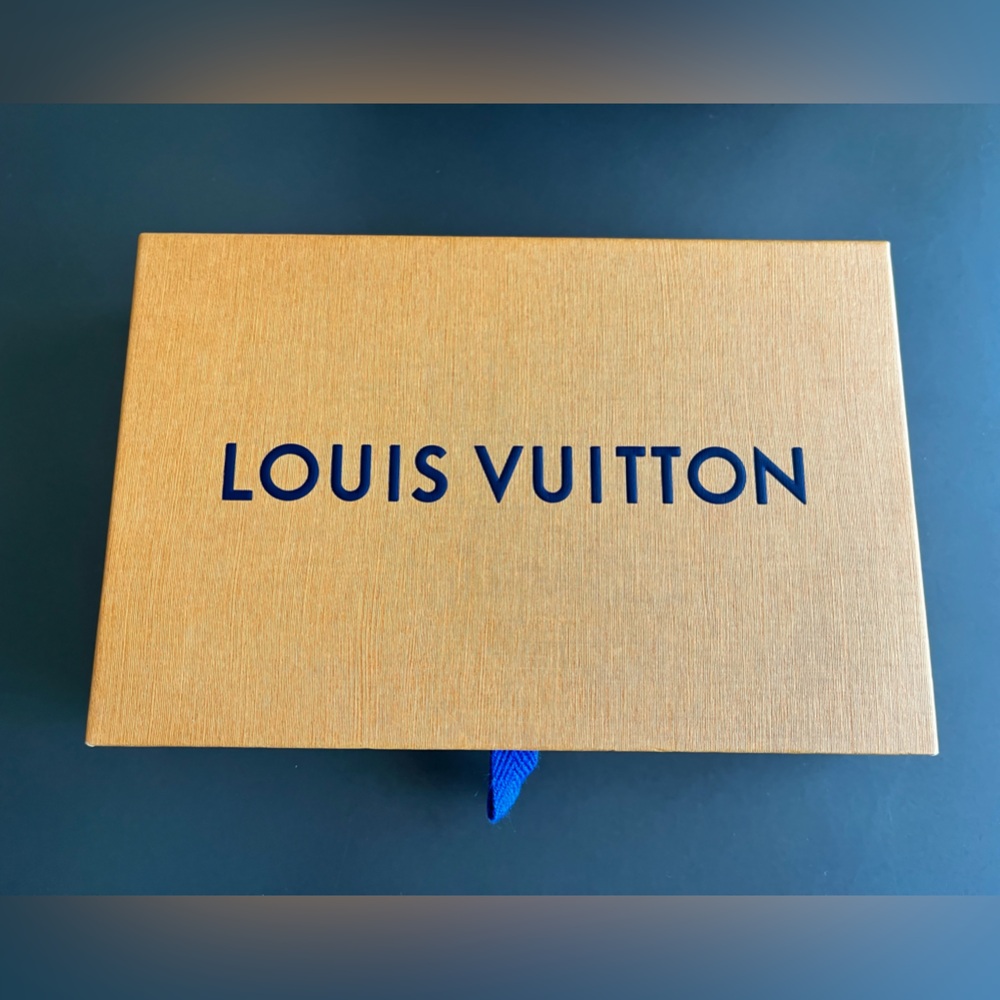 Louis Vuitton Box 8”x5” - wallet box